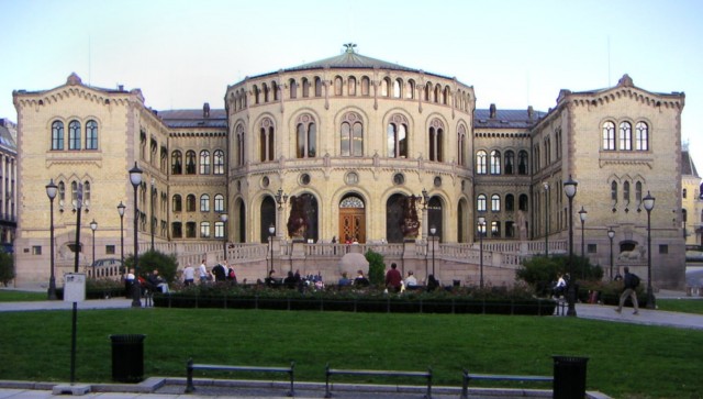 stortinget_no Fiffens administrasjon eller vanlige folks representasjon?