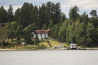 https://commons.wikimedia.org/wiki/File:Ut%C3%B8ya_2017-07-09-5734.jpg